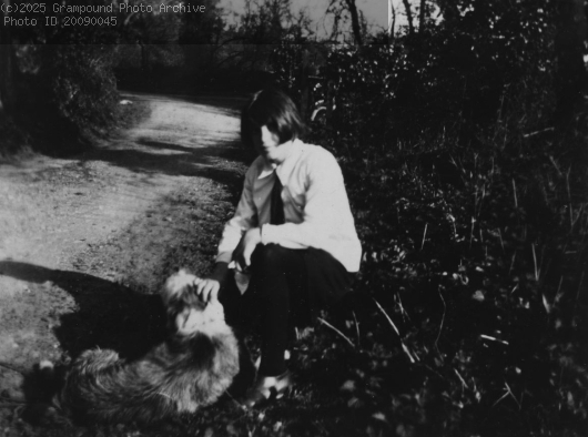Picture of Molly Allen and dog