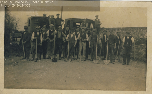 Picture of Grampound road-workers