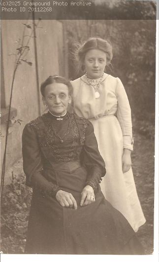 Picture of Emily Grace Tiddy and her daughter Ethel Annette 