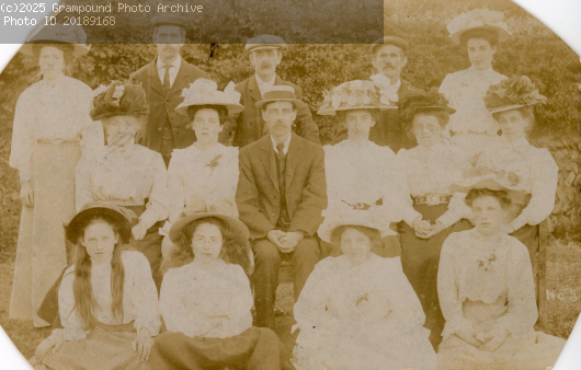 Picture of Family group possibly a wedding