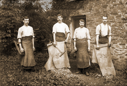 Picture of Manor Tannery staff early 1910s